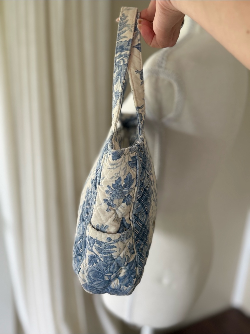 Rare Vintage Vera Bradley Tote Bag Blue Toile Pattern Quilted Cotton White - Picture 3 of 10